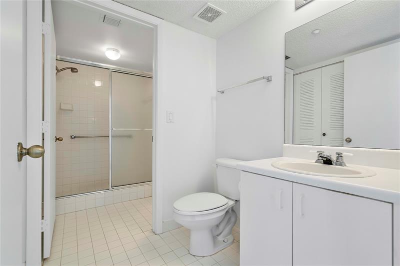 Image 12 of 19 For 9537 Weldon Cir  I309