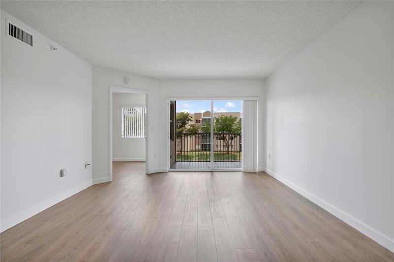 Image 3 of 19 For 9537 Weldon Cir  I309