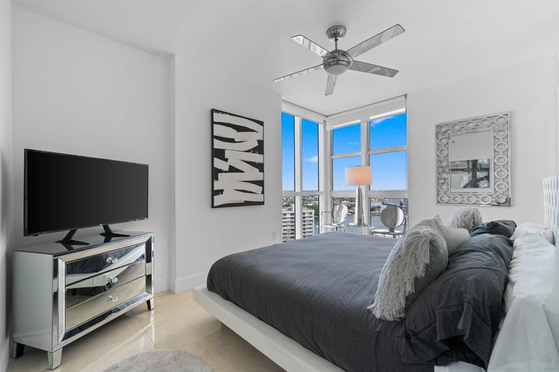 Image 21 of 40 For 101 Fort Lauderdale Beach Blvd  2107