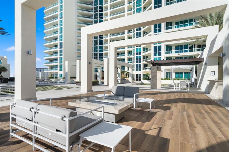 Image 34 of 40 For 101 Fort Lauderdale Beach Blvd  2107