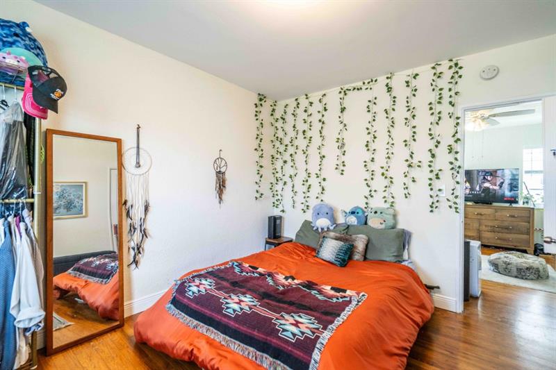 Image 7 of 13 For 6838 Abbott Ave  7