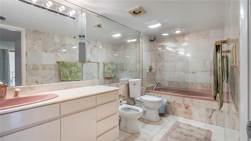 Image 28 of 42 For 8877 Collins Ave  1107