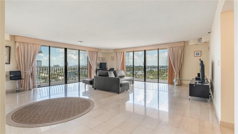 Image 4 of 42 For 8877 Collins Ave  1107