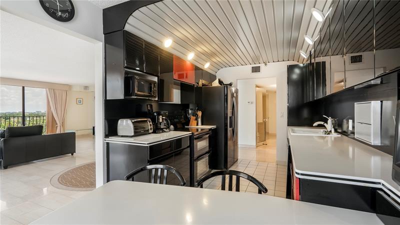 Image 6 of 42 For 8877 Collins Ave  1107
