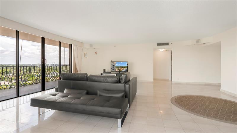 Image 7 of 42 For 8877 Collins Ave  1107