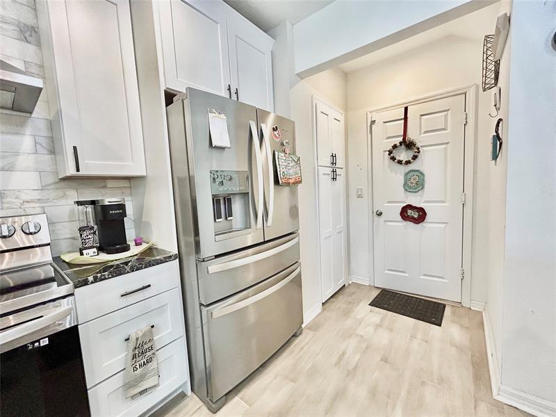 Image 14 of 32 For 5255 Oaklandlake Circle