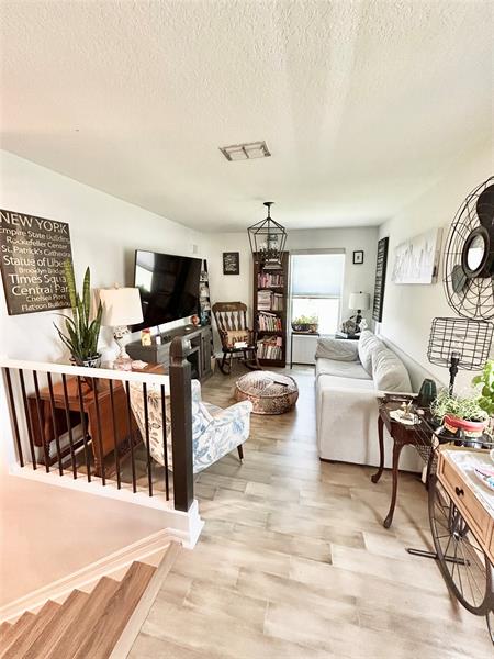 Image 18 of 32 For 5255 Oaklandlake Circle