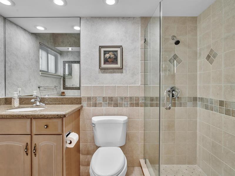Image 14 of 19 For 1331 27th Way
