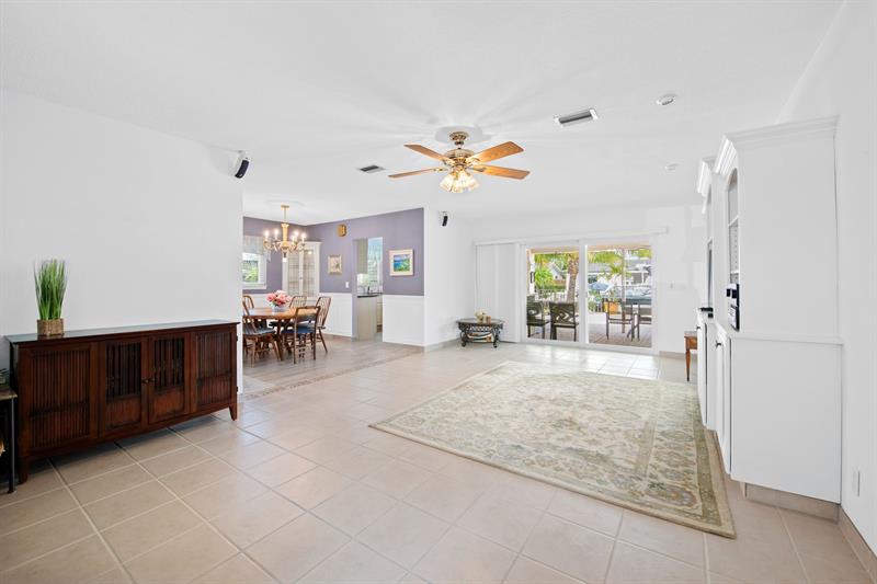 Image 7 of 19 For 1331 27th Way