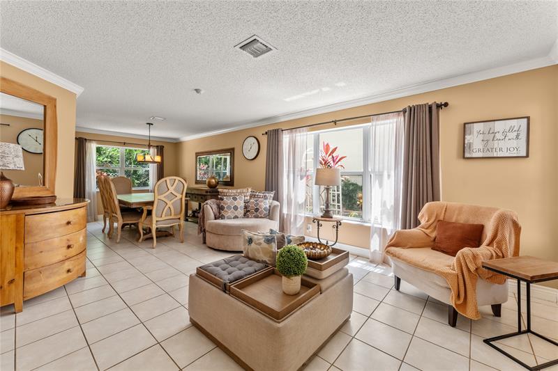 Image 11 of 31 For 4053 Crescent Creek Dr