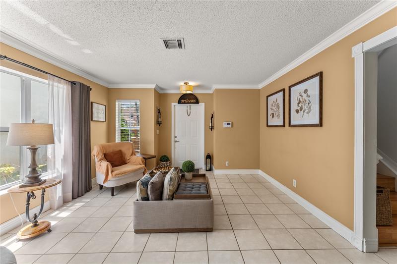 Image 13 of 31 For 4053 Crescent Creek Dr