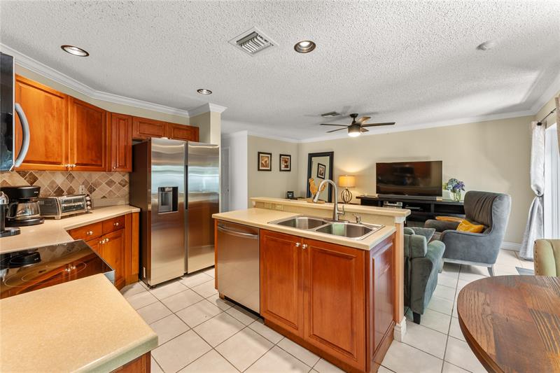 Image 14 of 31 For 4053 Crescent Creek Dr