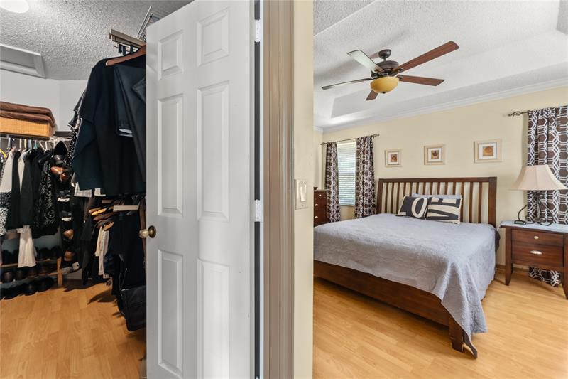 Image 27 of 31 For 4053 Crescent Creek Dr