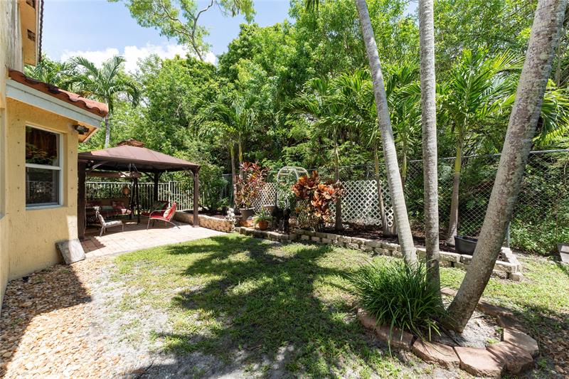 Image 30 of 31 For 4053 Crescent Creek Dr