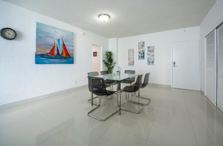 Image 14 of 22 For 4001 Ocean Dr  9n