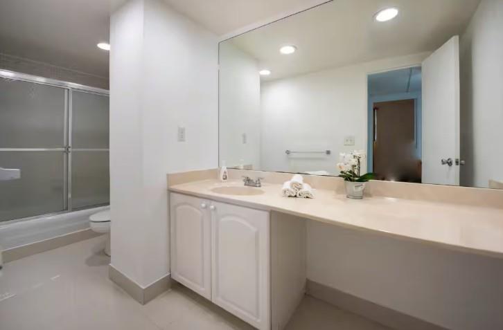 Image 18 of 22 For 4001 Ocean Dr  9n