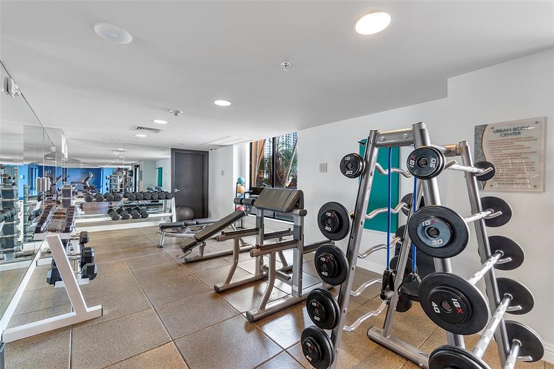 Image 18 of 68 For 100 Federal Hwy  938