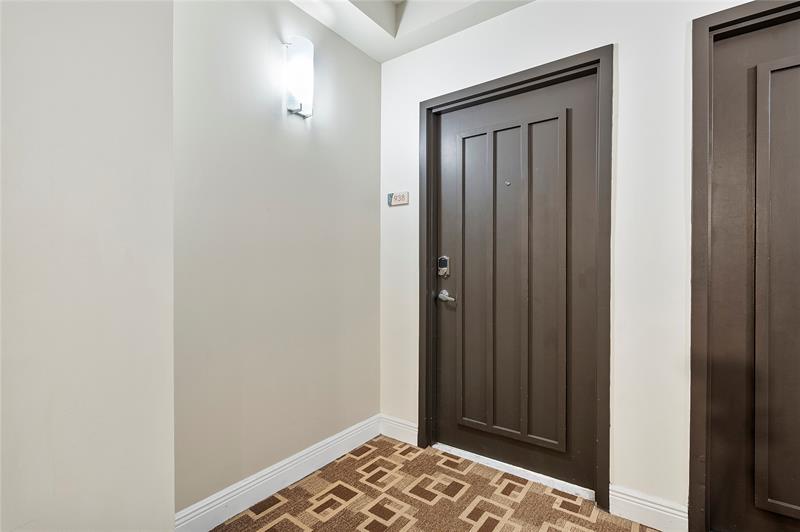 Image 22 of 68 For 100 Federal Hwy  938