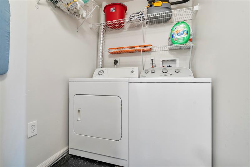 Image 39 of 68 For 100 Federal Hwy  938