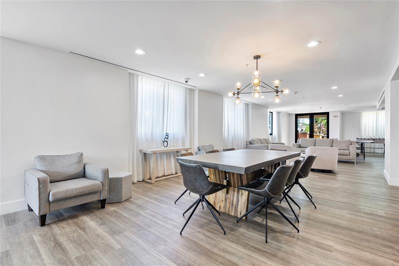 Image 49 of 68 For 100 Federal Hwy  938