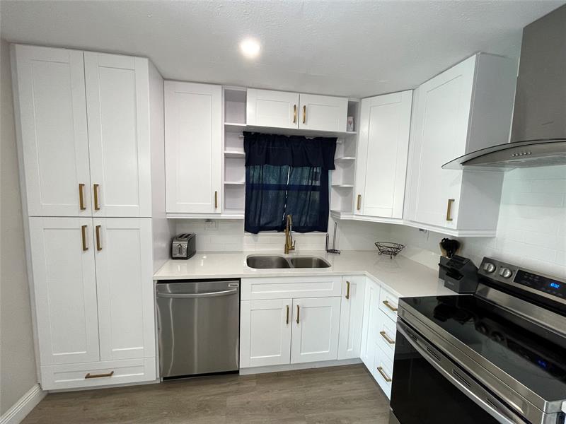 Image 7 of 30 For 4000 Del Rio Way