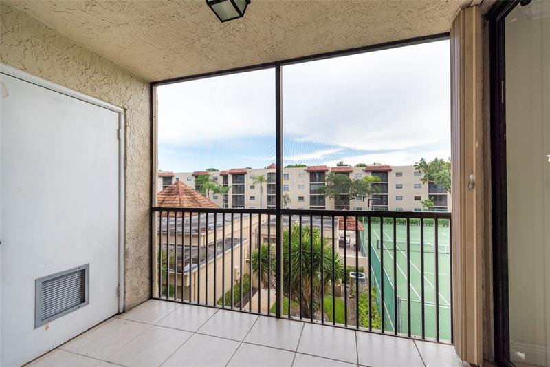 Image 12 of 29 For 10401 Broward Blvd  308