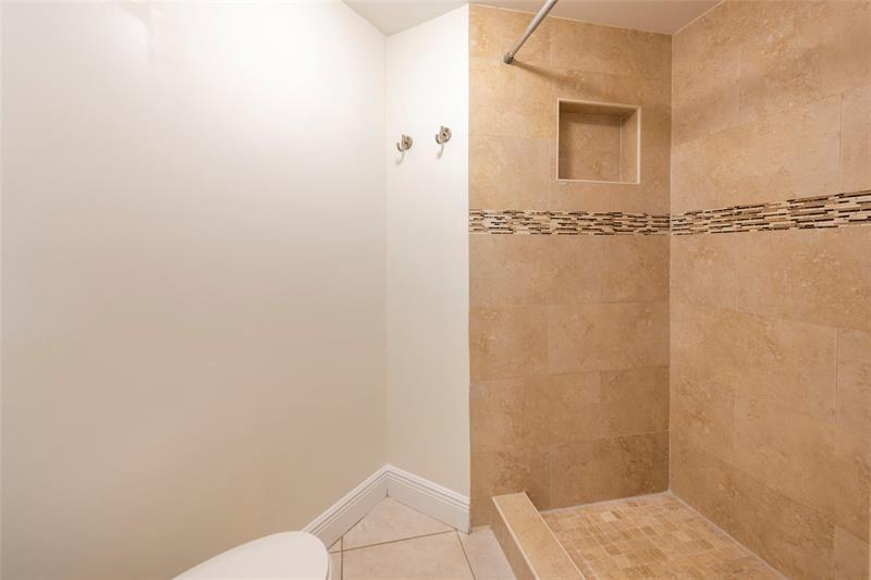 Image 14 of 29 For 10401 Broward Blvd  308
