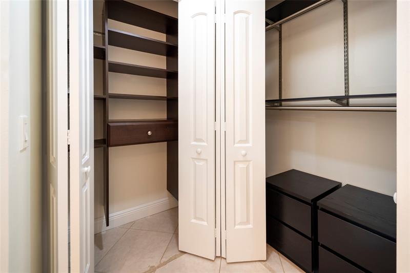 Image 16 of 29 For 10401 Broward Blvd  308