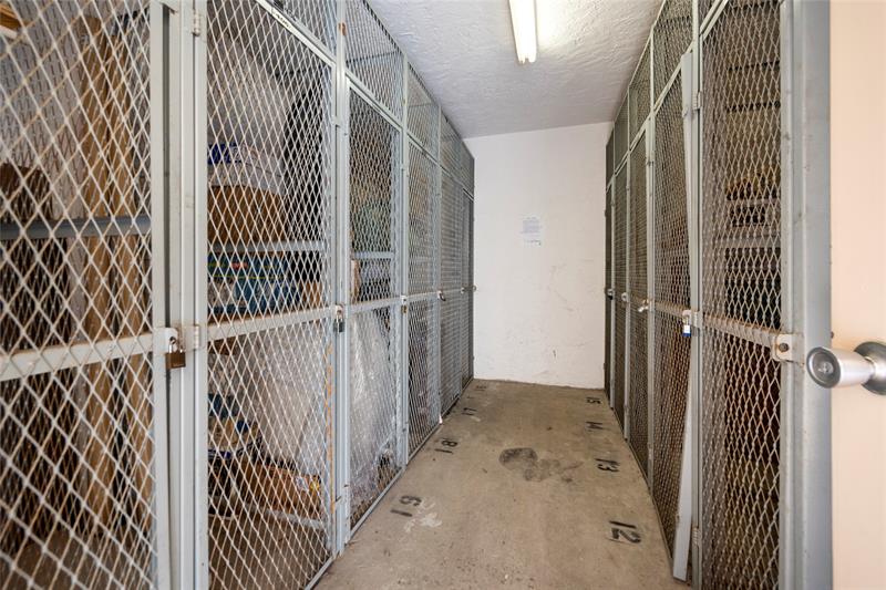 Image 26 of 29 For 10401 Broward Blvd  308