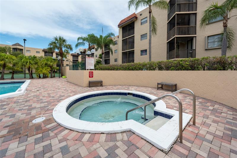 Image 28 of 29 For 10401 Broward Blvd  308