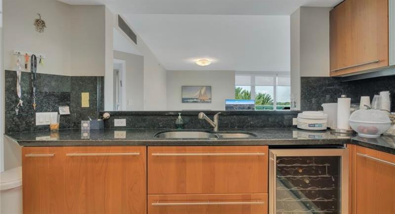 Image 10 of 35 For 9401 Collins Ave  402