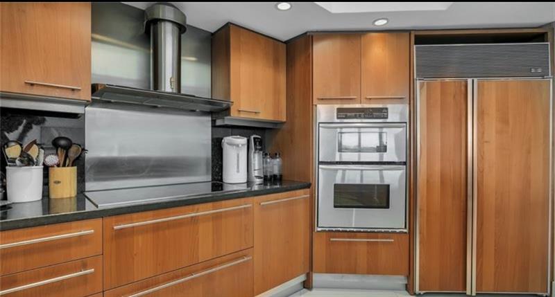 Image 17 of 35 For 9401 Collins Ave  402