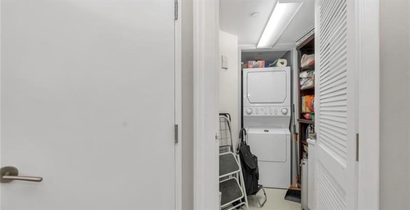 Image 21 of 35 For 9401 Collins Ave  402