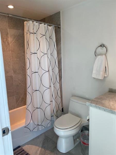 Image 31 of 35 For 9401 Collins Ave  402