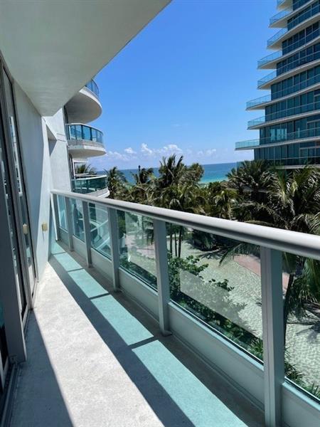 Image 32 of 35 For 9401 Collins Ave  402