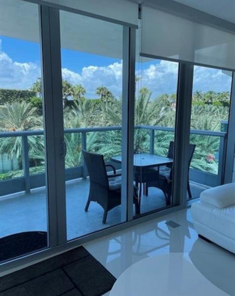 Image 8 of 35 For 9401 Collins Ave  402