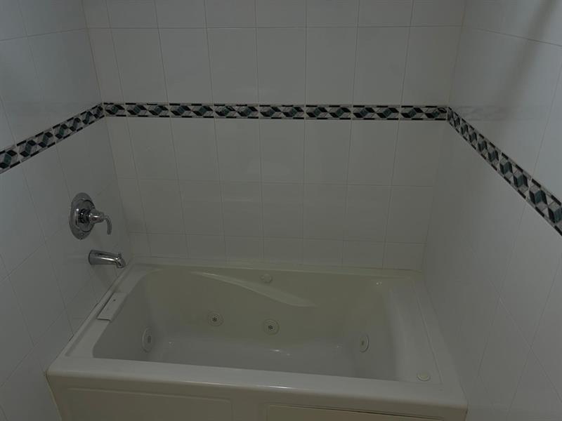 Image 15 of 17 For 485 210th St  104