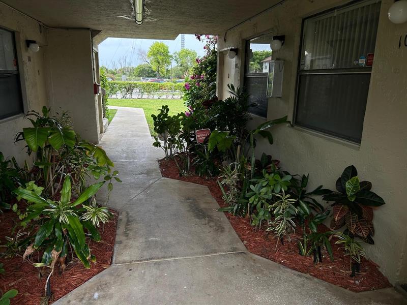 Image 9 of 17 For 485 210th St  104