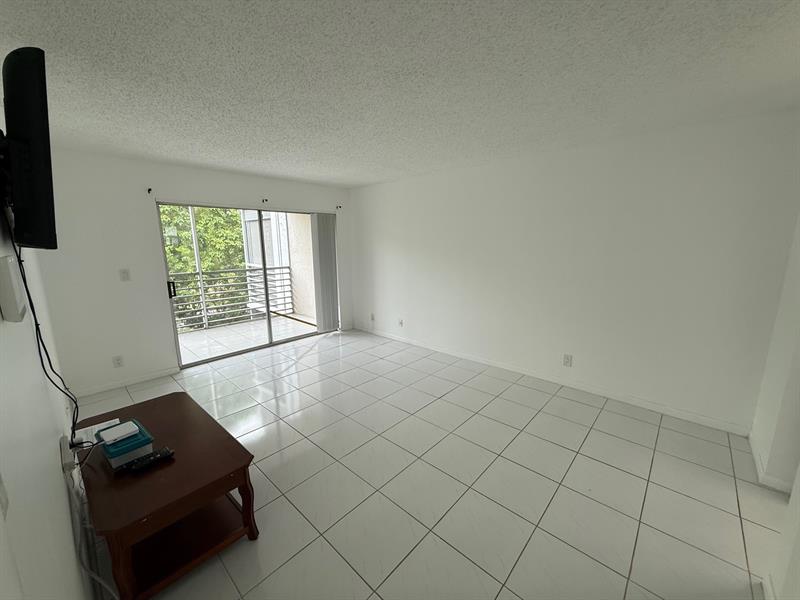Image 14 of 29 For 8405 61st St  D208
