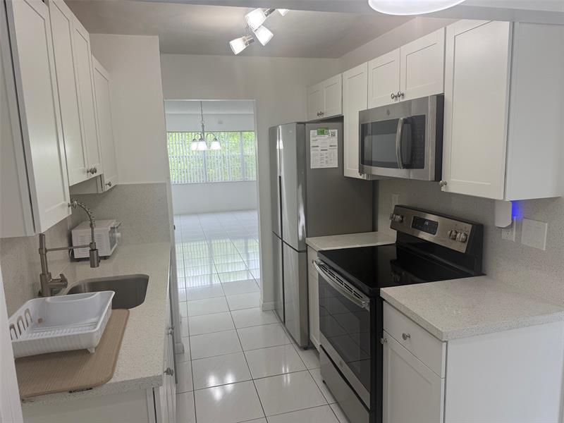 Image 20 of 29 For 8405 61st St  D208