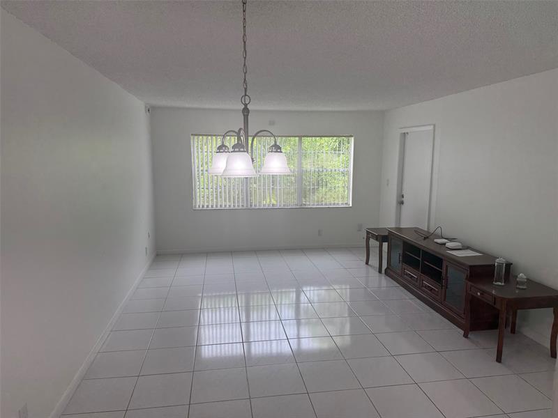 Image 7 of 29 For 8405 61st St  D208
