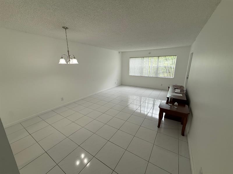 Image 9 of 29 For 8405 61st St  D208
