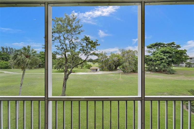 Image 41 of 45 For 3300 Palm Aire Dr  401