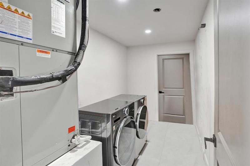 Image 35 of 38 For 2662 Abiaca Cir