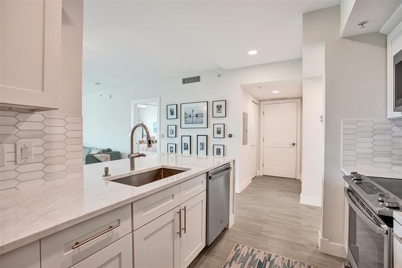 Image 10 of 39 For 700 Boynton Beach Blvd  406