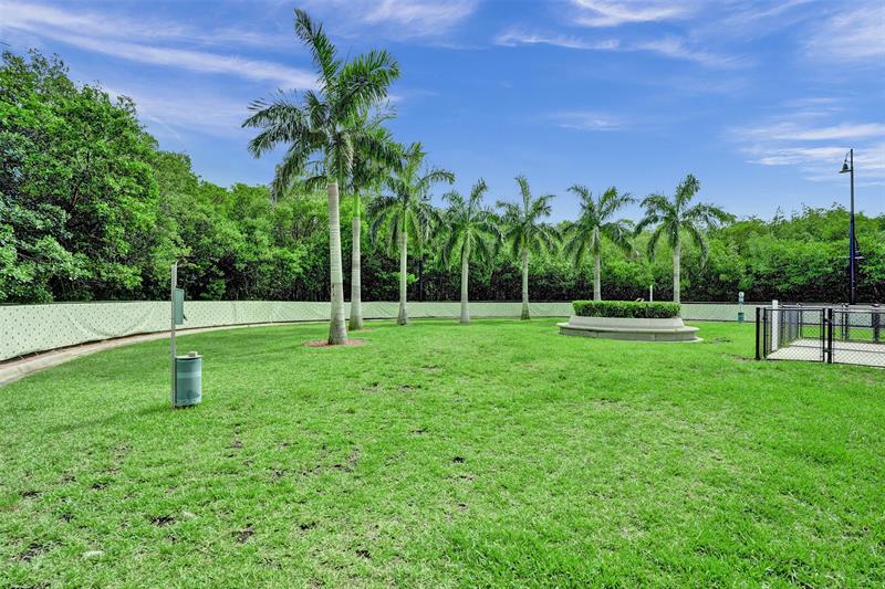 Image 33 of 39 For 700 Boynton Beach Blvd  406