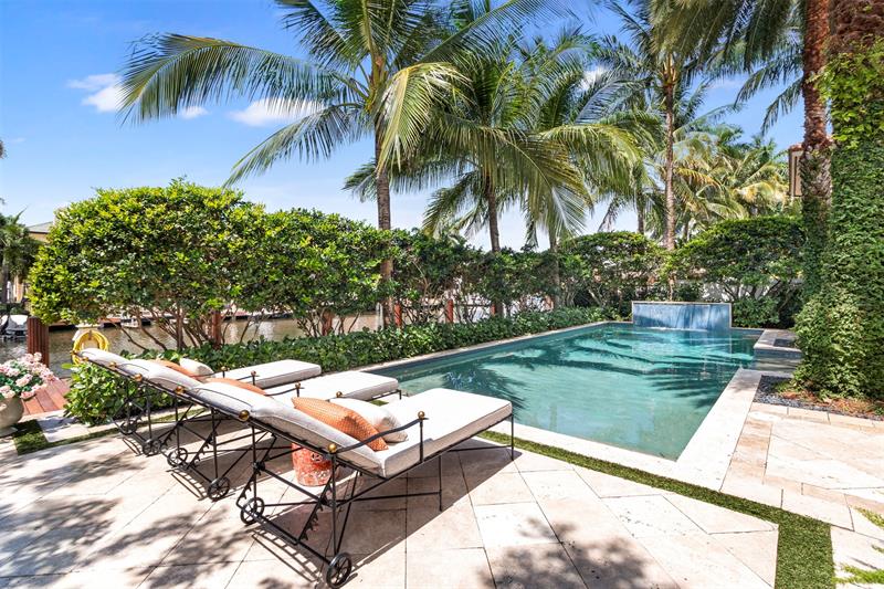 Image 5 of 79 For 15 Pelican Dr