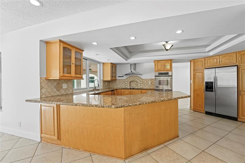 Image 10 of 63 For 1120 Tropical Way