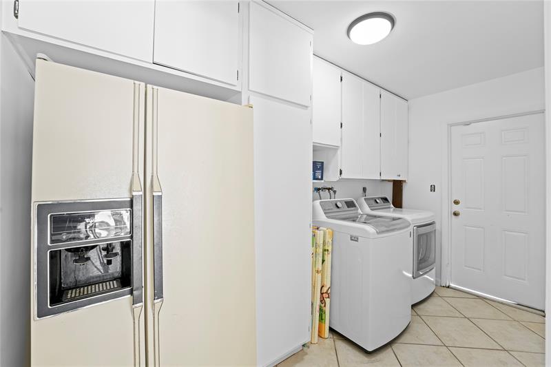 Image 15 of 63 For 1120 Tropical Way