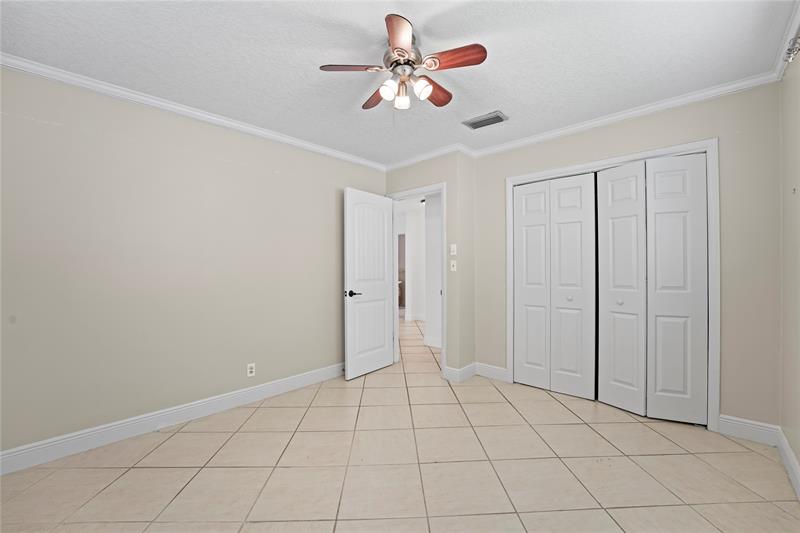 Image 23 of 63 For 1120 Tropical Way